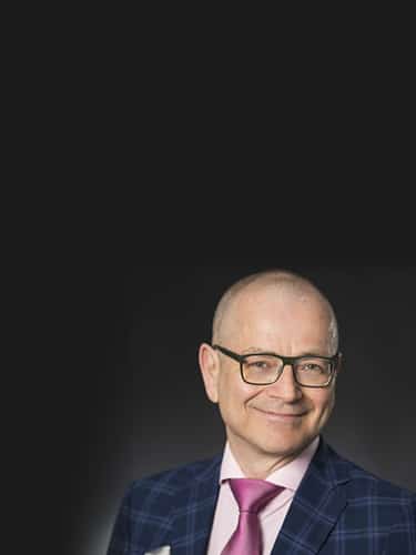 Inside the Aesthetic Mind: Prof. Uwe Paasch Inside the Aesthetic Mind: Prof. Uwe Paasch